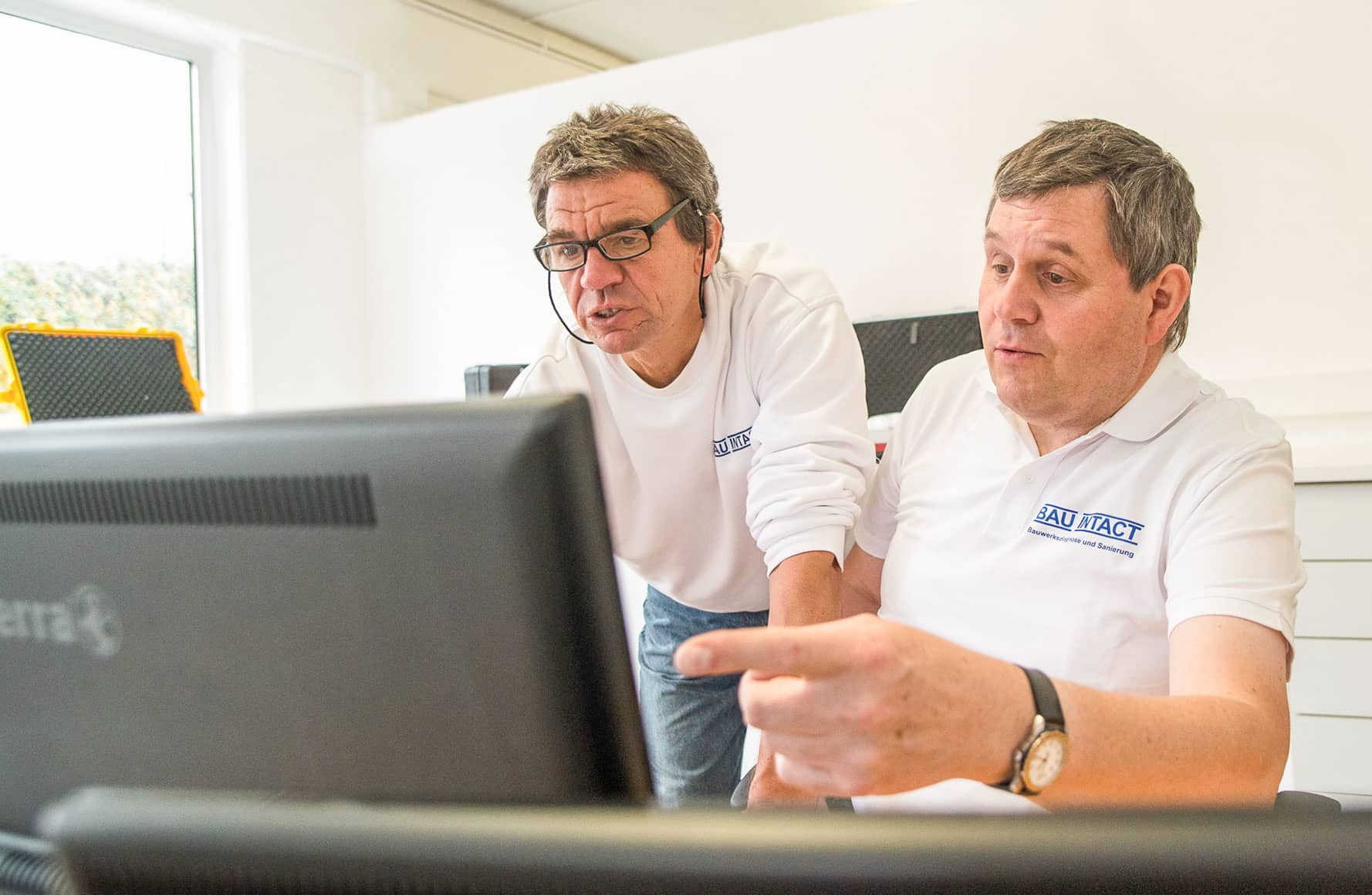 Teamwork bei Bauintact
